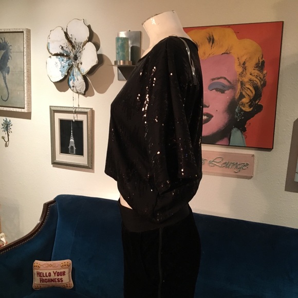 Romeo & Juliet Couture sequin Top - Picture 2 of 7